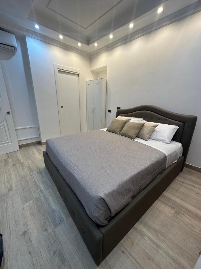 נאפולי Le Chic Rooms מראה חיצוני תמונה